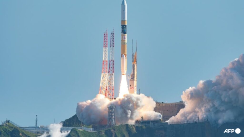Japan's 'Moon Sniper' attempts precision lunar landing