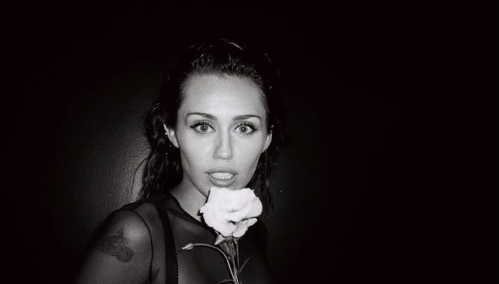 Miley Cyrus celebrates one year since release of single ‘Flowers’
