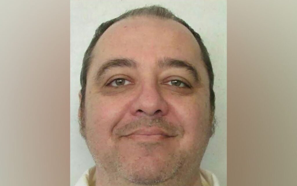 Alabama executes murderer with nitrogen gas in US first