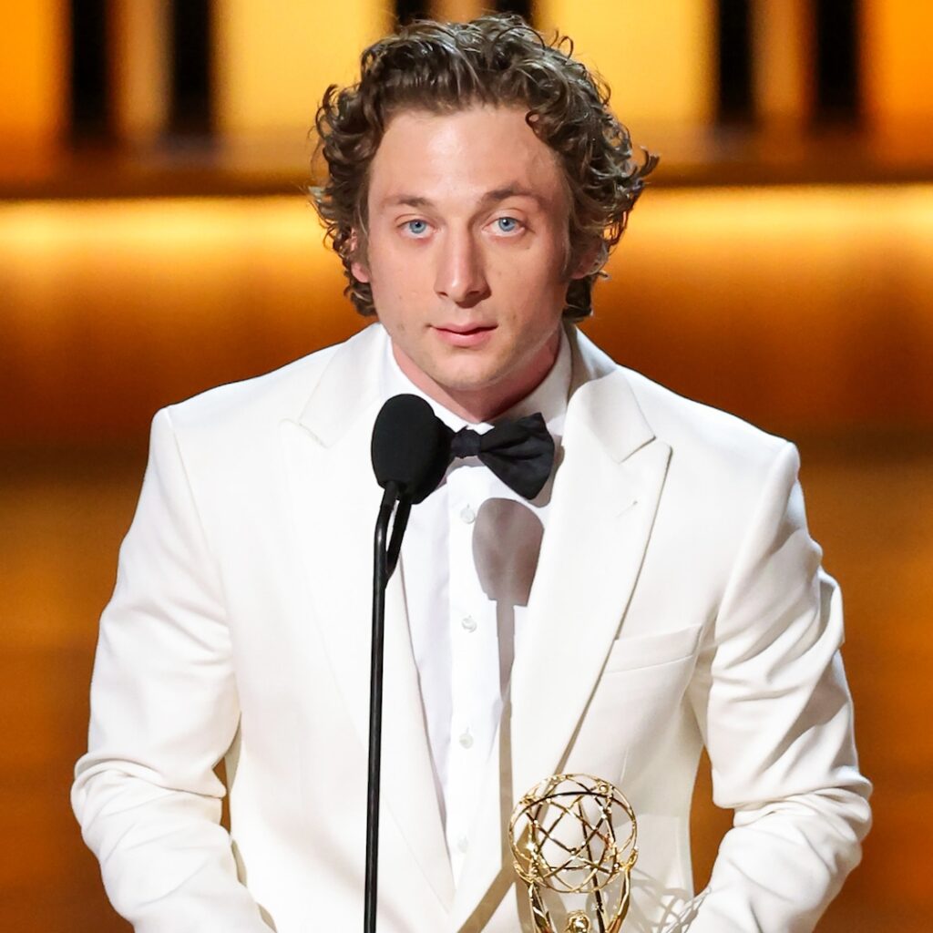 Jeremy Allen White Gives Heart-Melting Emmys Shoutout to His Daughters