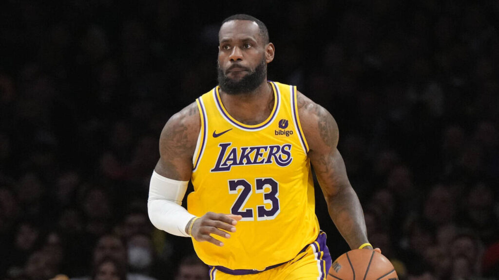 NBA insider believes that LeBron James could leave Lakers